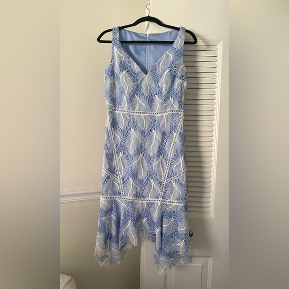 Elie Tahari
Mariya Embroidered Lace Dress - Picture 8 of 9